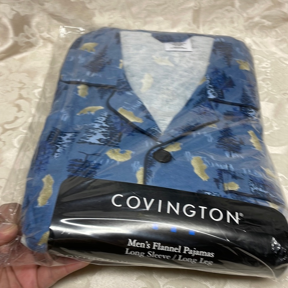 Brand New! Covington Mens Flannel Pajamas Winter Bear Scene Medium.
